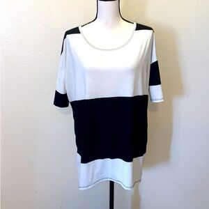 Lularoe black & white oversized colorblock short sleeve top